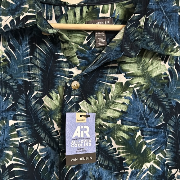 NWT Men’s Floral Van Heusen Botton Up Top - Picture 2 of 4